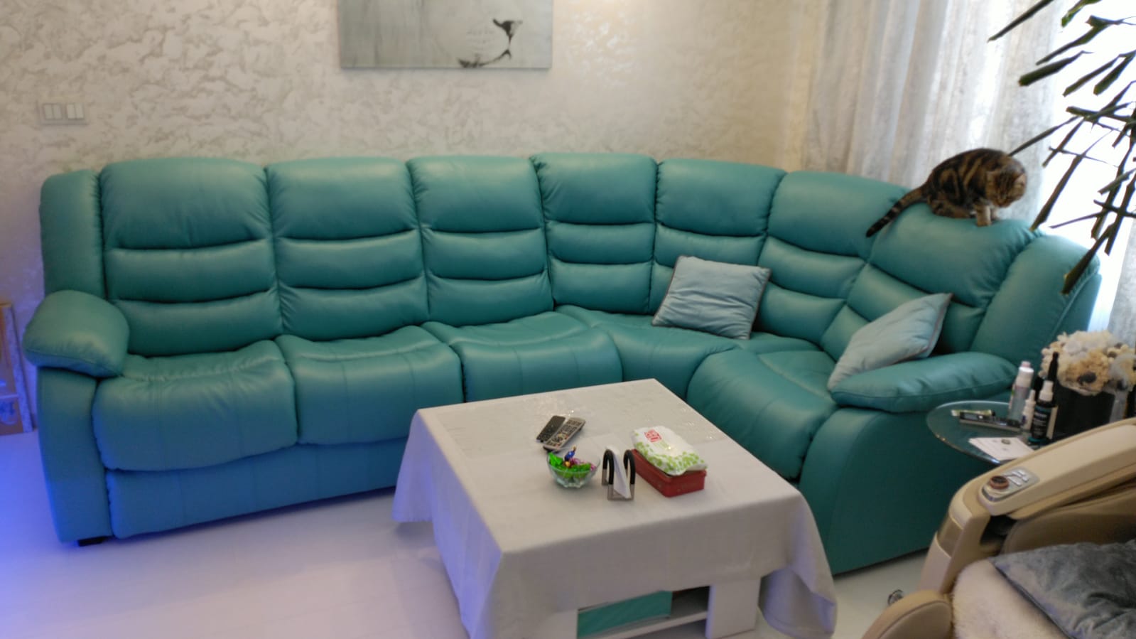 Перетяжка дивана на дому. Римская